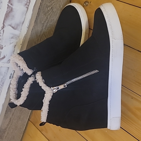 Madden Girl Wedge Heel Zip Up Sneakers Size 9 - Picture 2 of 16